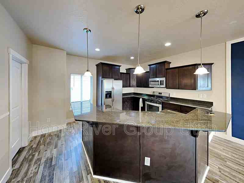 130 W Canley Vale Ln - Photo 2 of 33