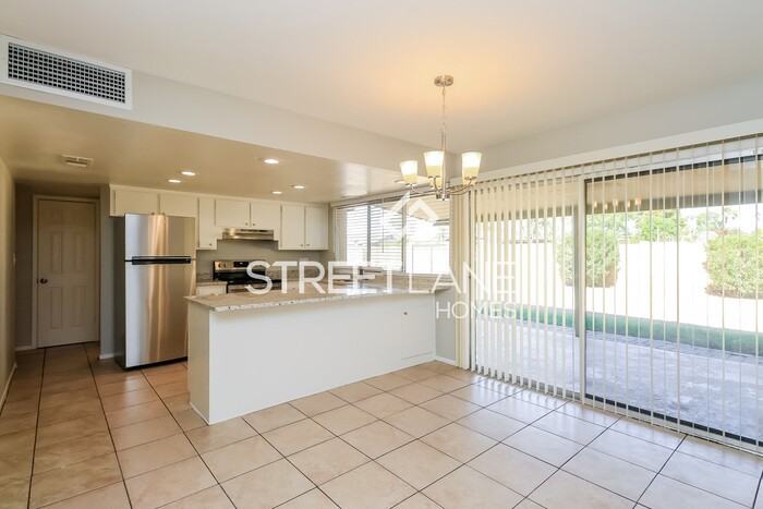 2540 E Geneva Dr - Photo 3 of 15