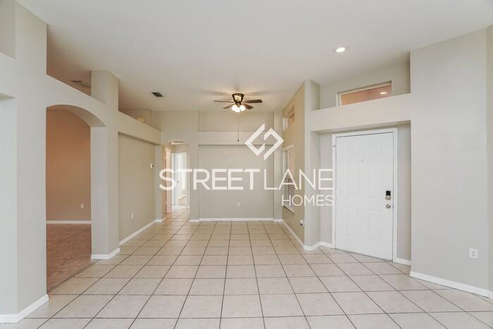 10418 Salisbury St - Photo 2 of 15