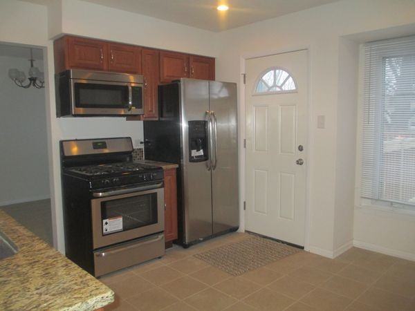 22436 Arquilla Dr - Photo 3 of 11