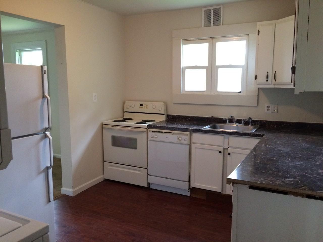 6301 Lincolnia Rd - Photo 3 of 7