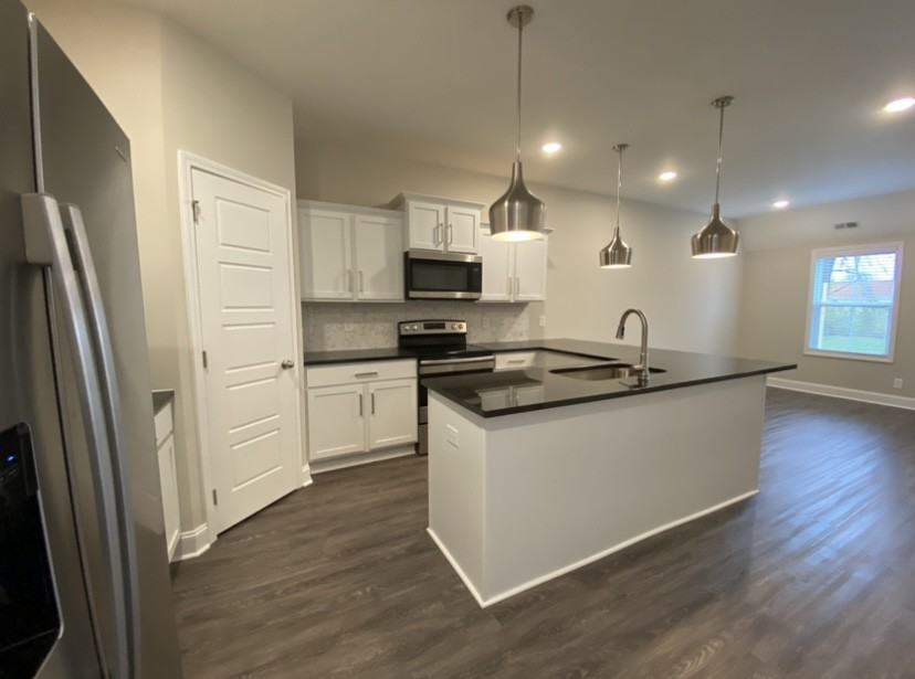 1032 Glenkirk Dr #C - Photo 3 of 20