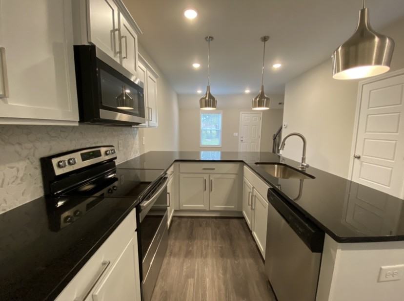 1032 Glenkirk Dr #C - Photo 5 of 20