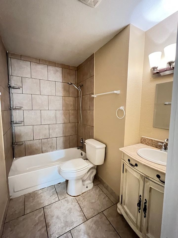 3305 Thomas Ave #1 - Photo 6 of 10