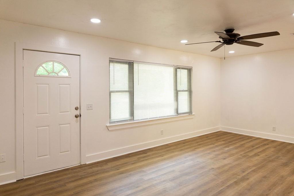 2321 South Laverne Avenue #1 - Photo 3 of 16