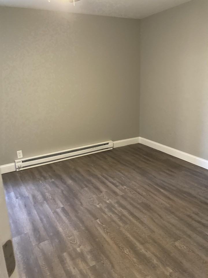 711 Governor St #B - Photo 3 of 7