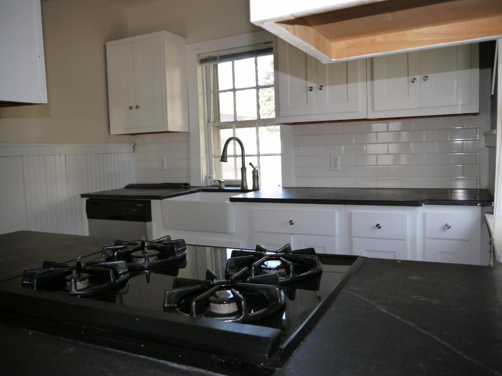 110 Pear Aly - Photo 5 of 17