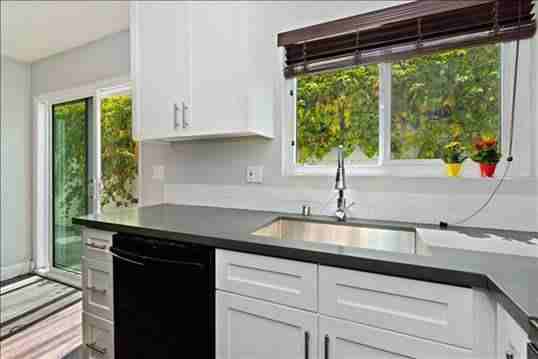 1844 16th St Apt A - Photo 5 of 17