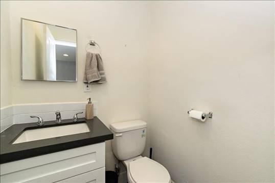 1844 16th St Apt A - Photo 6 of 17