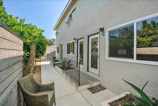 1844 16th St Apt A - Photo 3 of 17