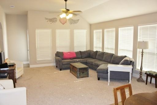 1126 Lucetta St - Photo 3 of 10