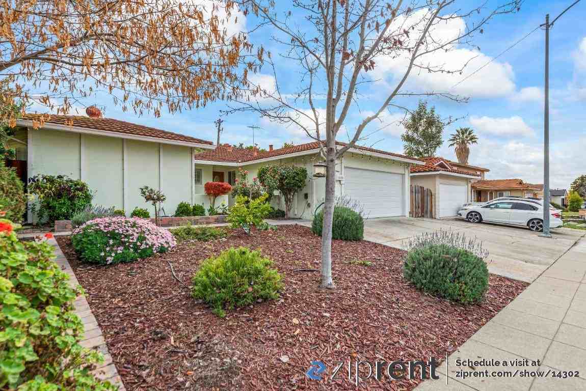 1536 Sonoma Dr - Photo 2 of 22