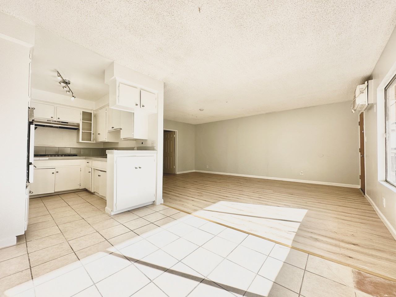 322 S Commonwealth Ave #9 - Photo 2 of 12