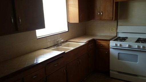 2742 E Willetta St #B - Photo 3 of 4