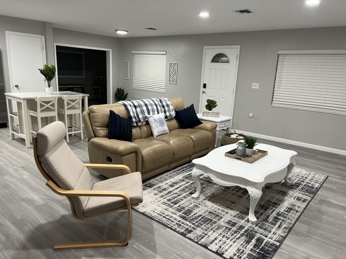 390 Needle Blvd - Photo 3 of 17