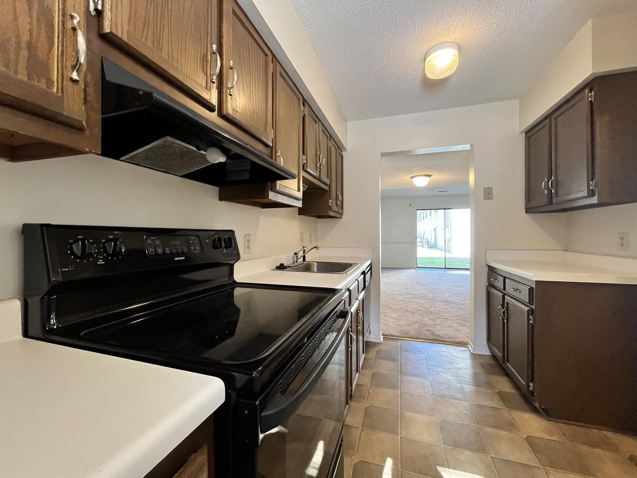 901 Olmstead Drive - 28Unit 28 #28 - Photo 7 of 15