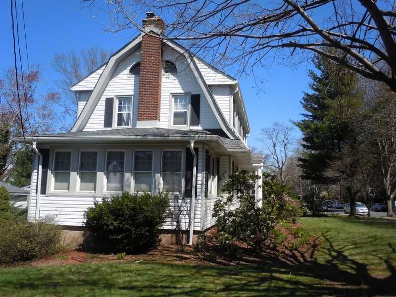 222 Glenwood Ave - Photo 3 of 18