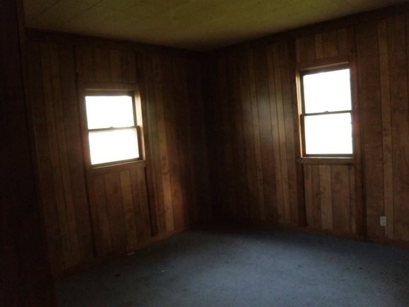 402 S Gonser Ave - Photo 3 of 14