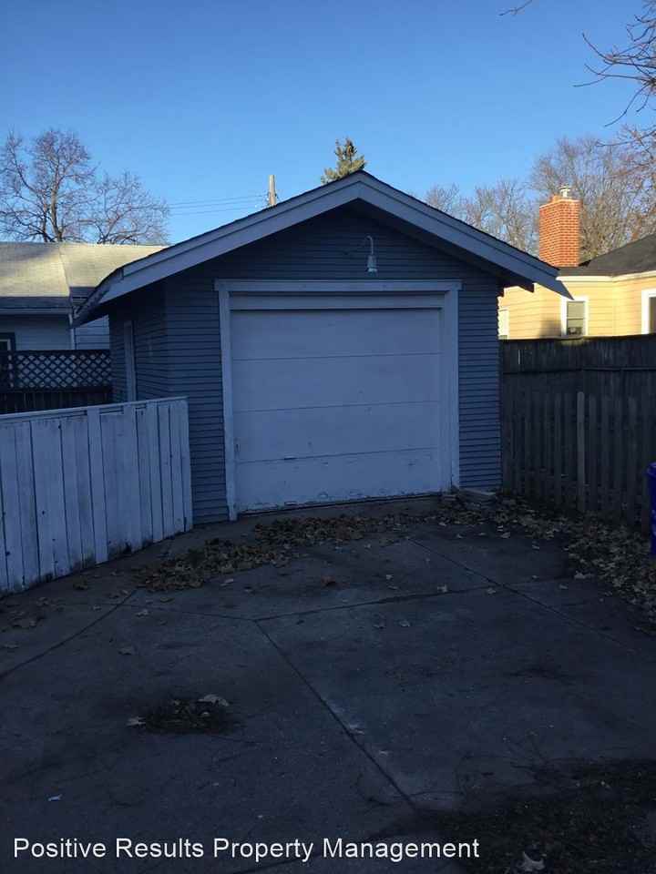 1721 N Court St - Photo 2 of 21