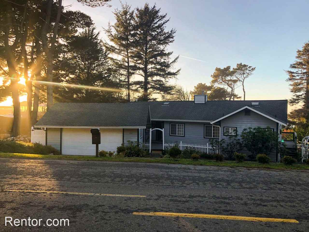 352 Roundhouse Creek Rd - Photo 2 of 50