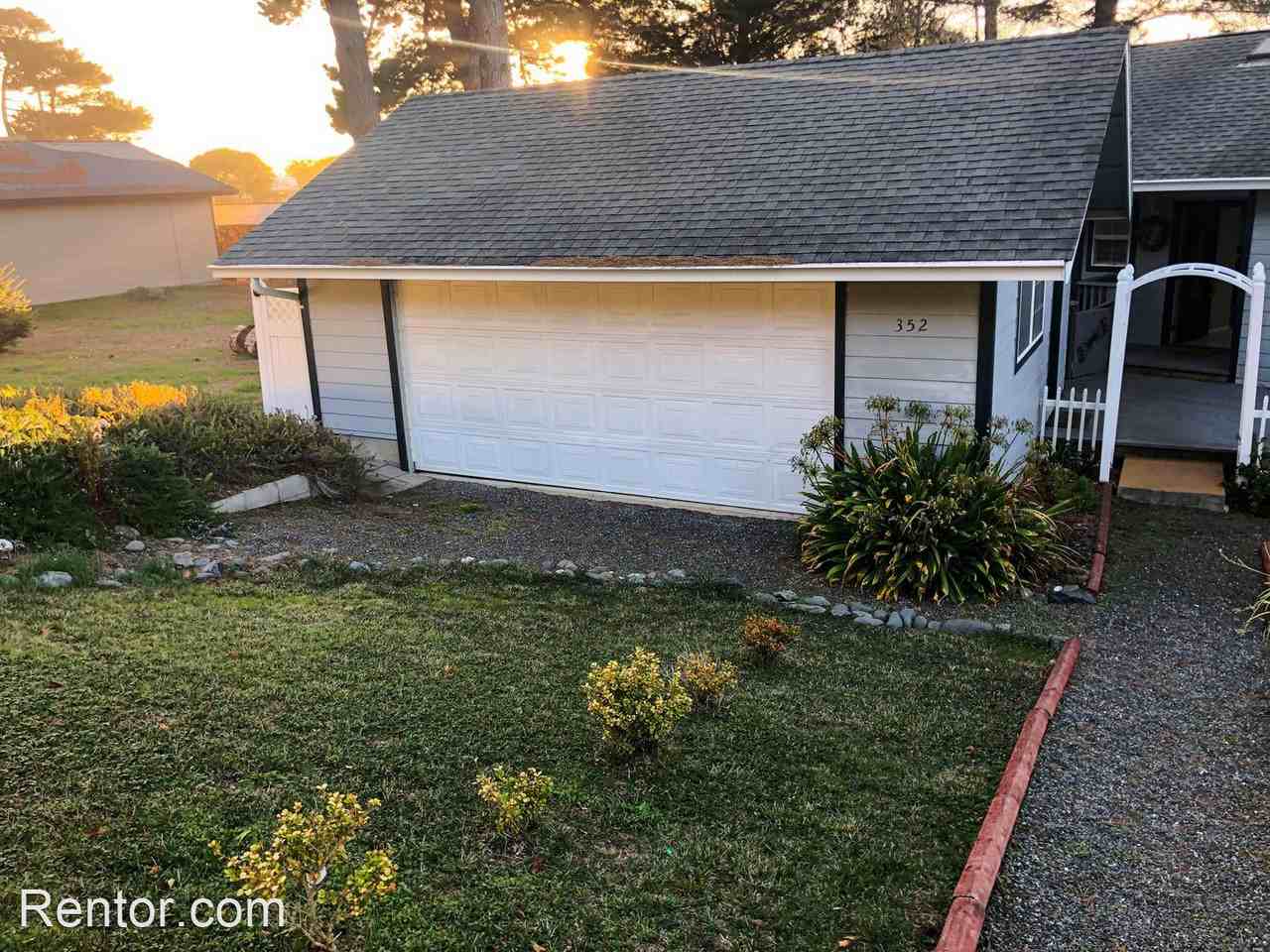 352 Roundhouse Creek Rd - Photo 3 of 50