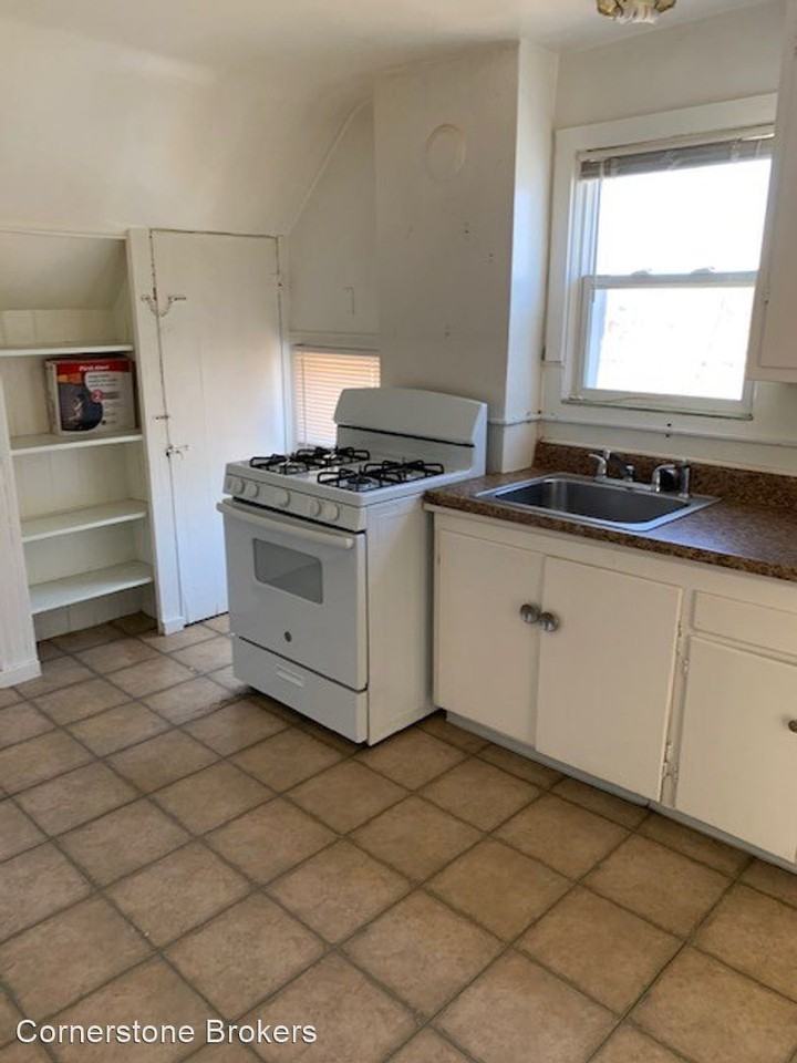 1106 7th Ave - Photo 2 of 4