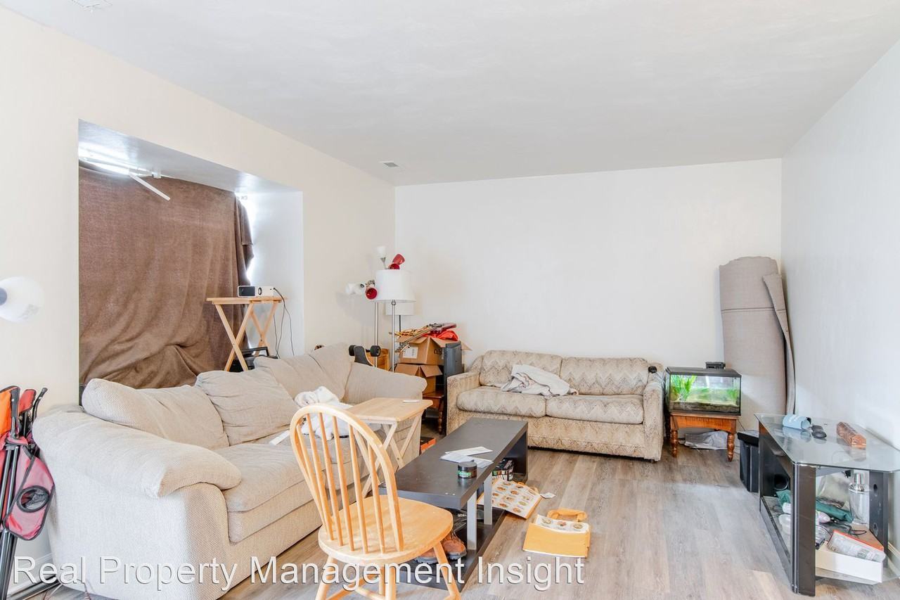 306 Pheasant Run Ct - Photo 2 of 15