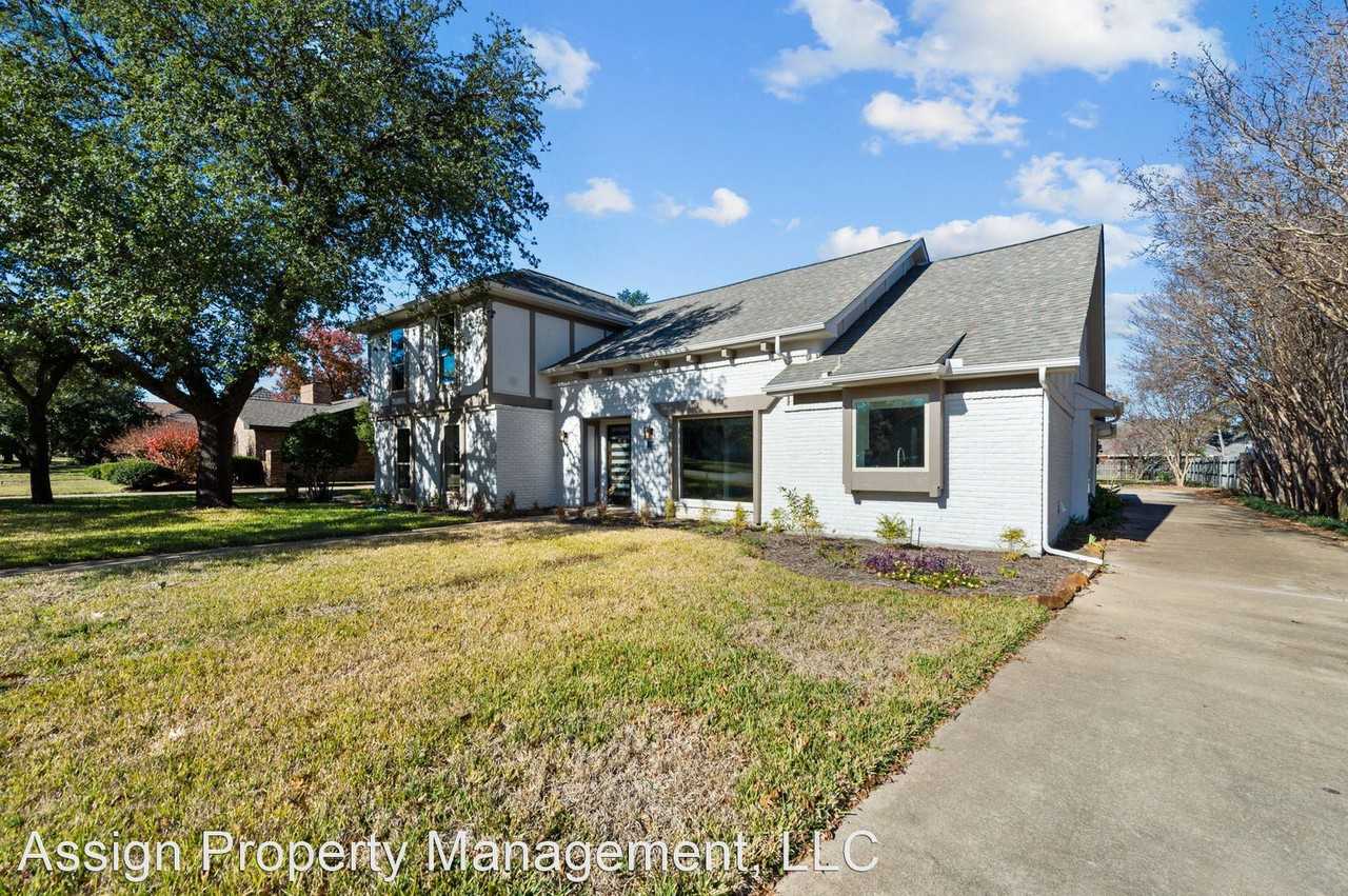 207 Fresh Meadow Dr - Photo 2 of 26
