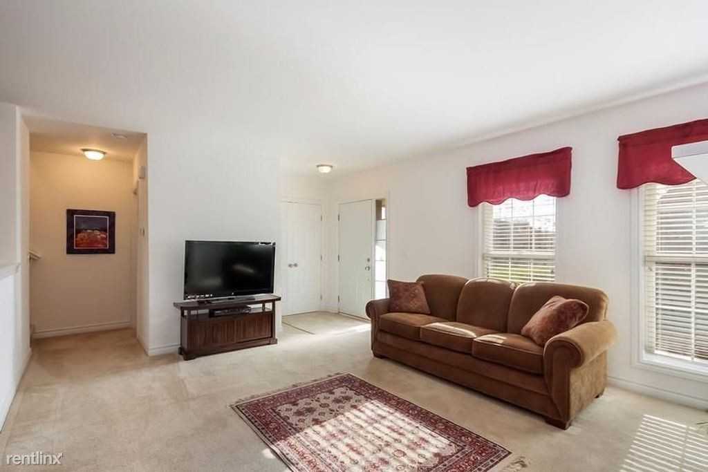 3370 Endsleigh Ln - Photo 3 of 46