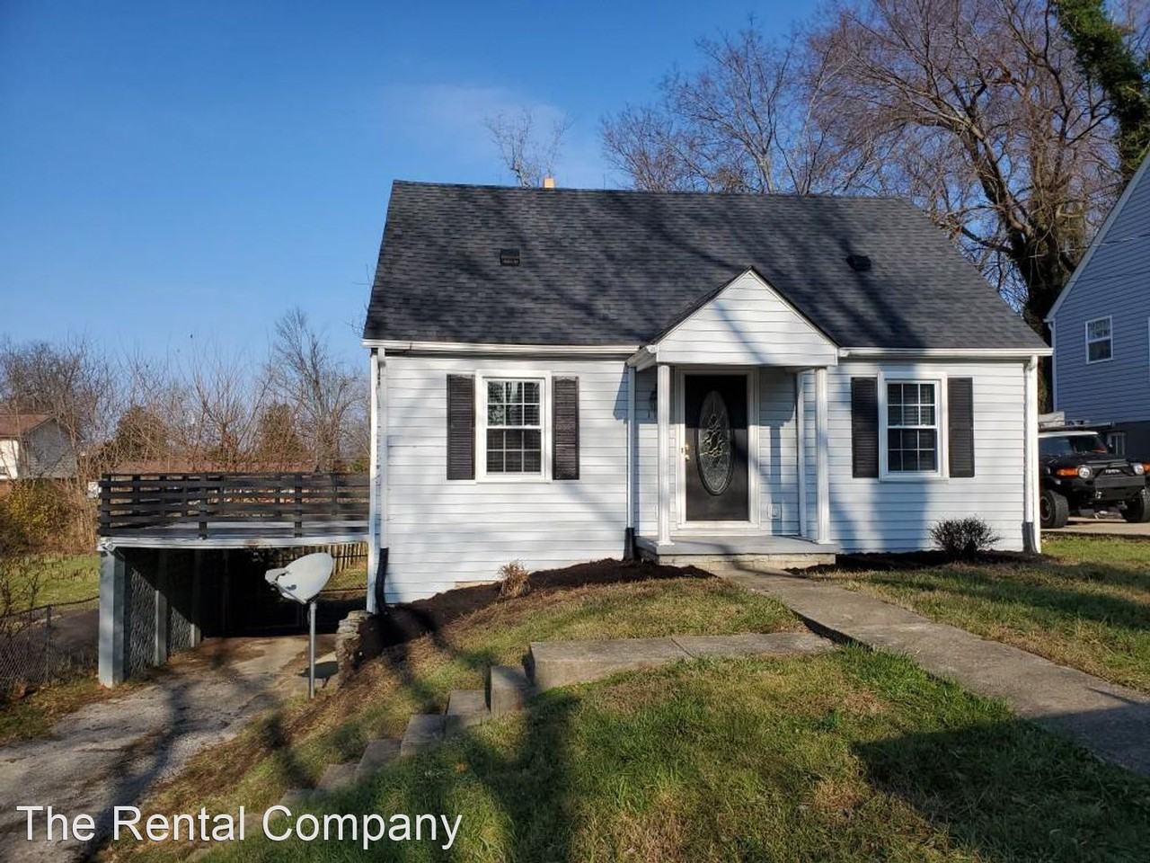 114 Bennington Ct - Photo 2 of 11