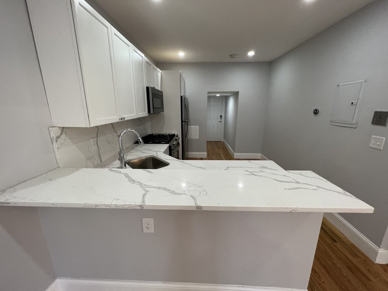 372 Oxford St #2 - Photo 5 of 18