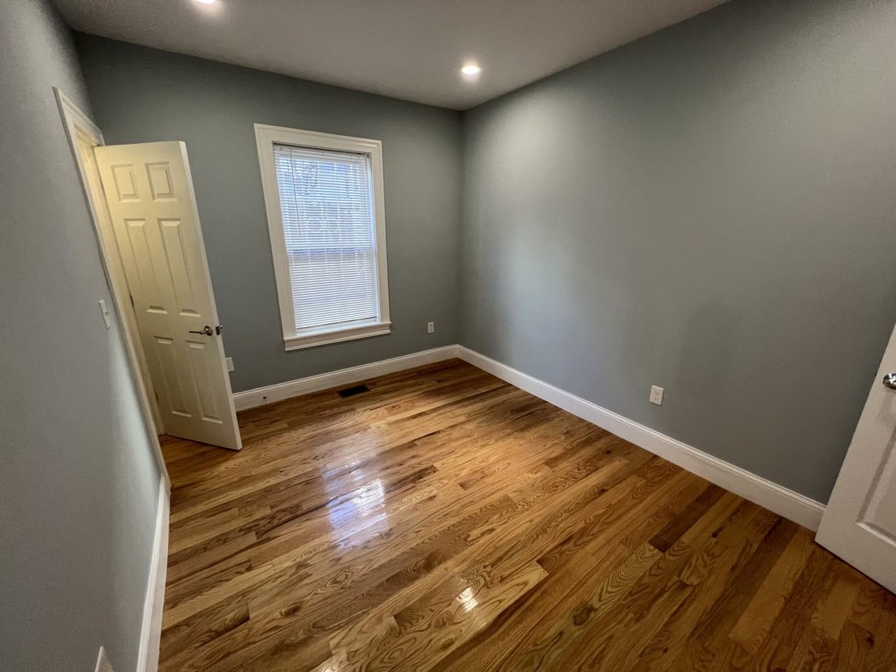 374 Oxford St #2 - Photo 5 of 26