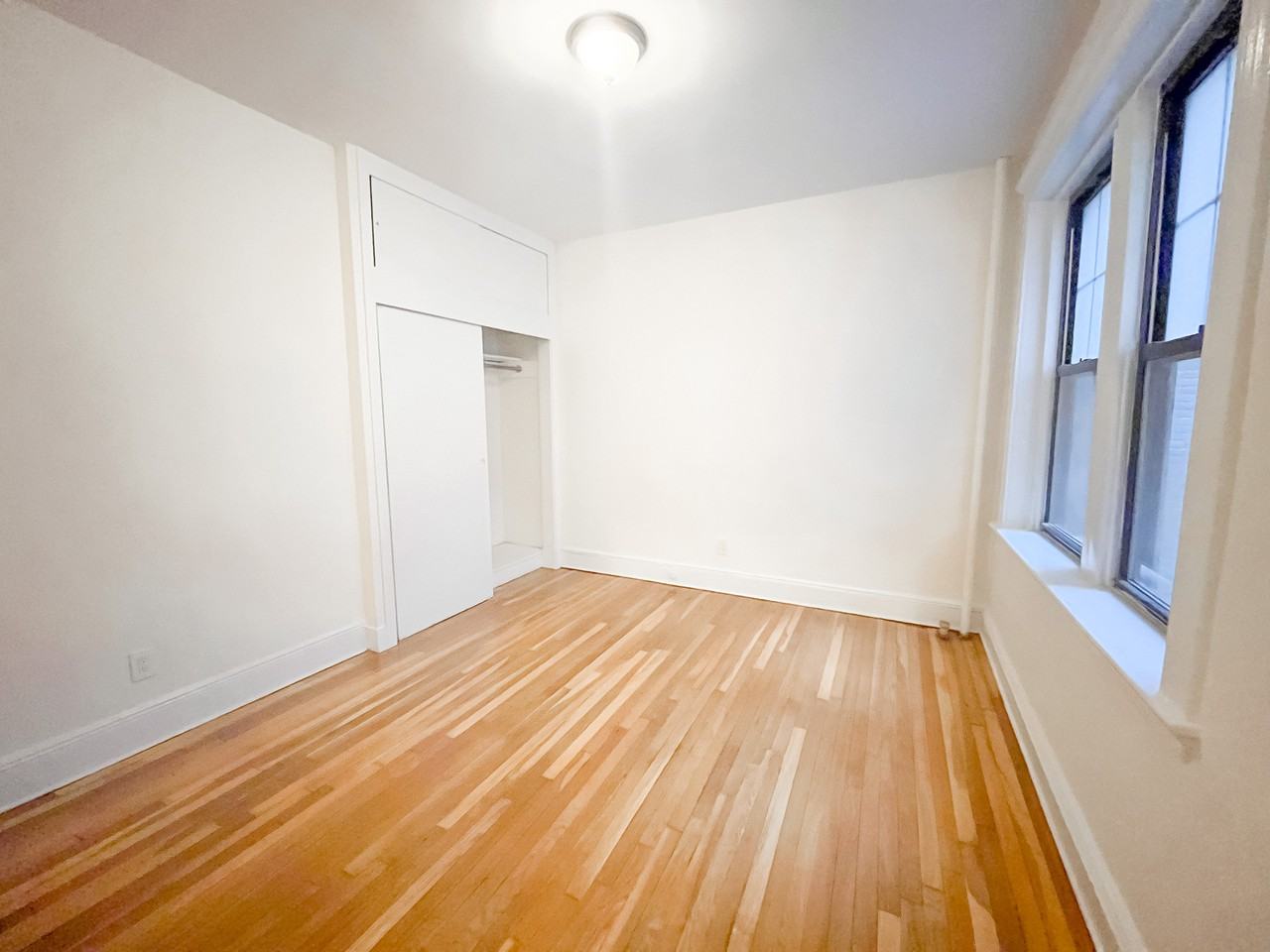 25 Mount Hood Rd #2 - Photo 4 of 12