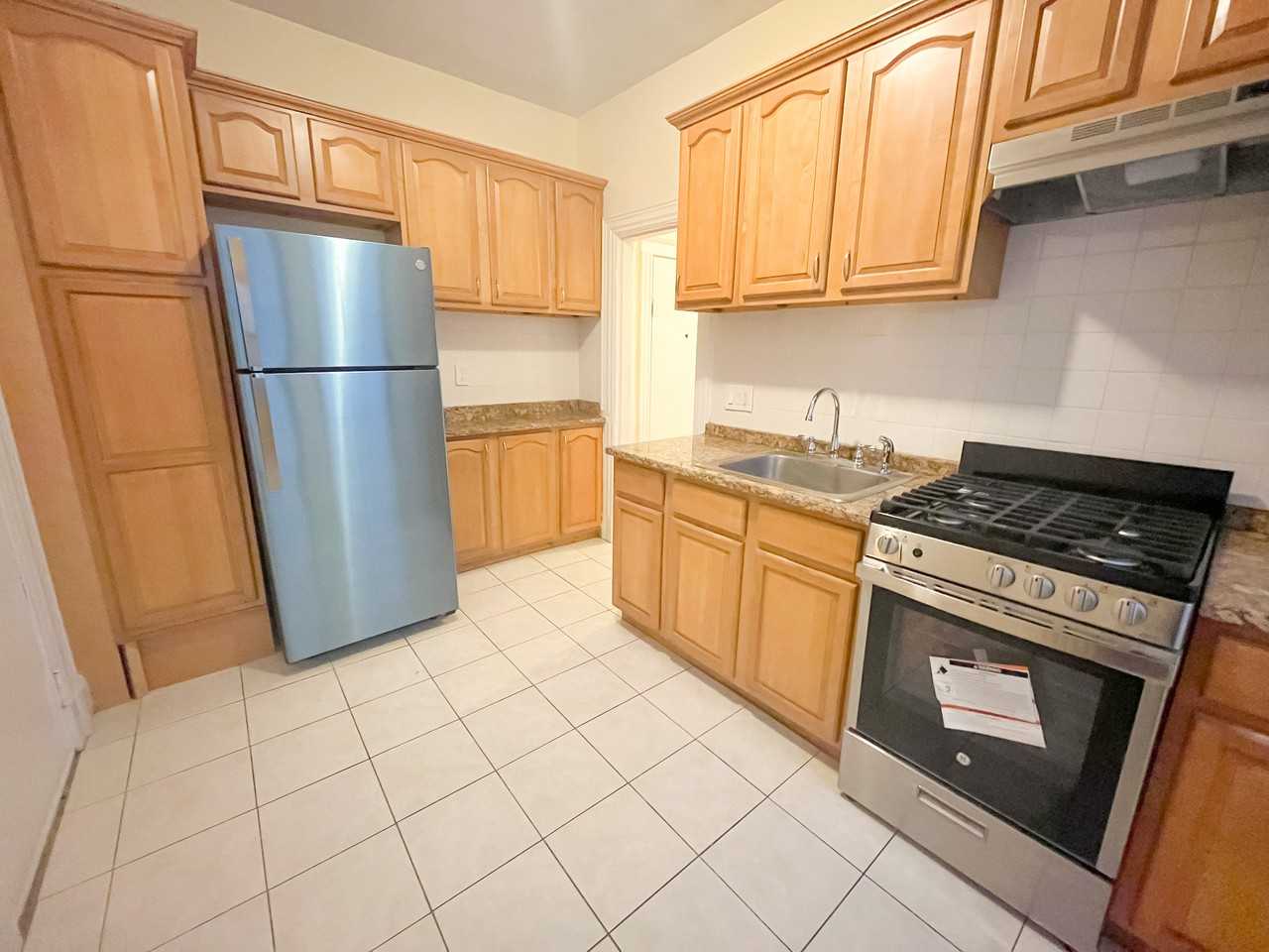 25 Mount Hood Rd #2 - Photo 7 of 12