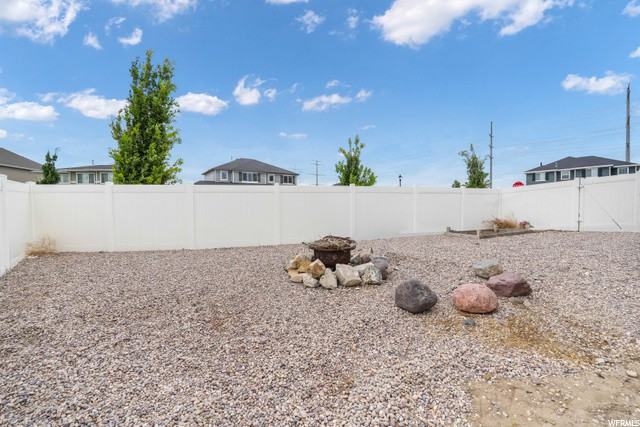 895 W Freedom Point Way - Photo 3 of 22