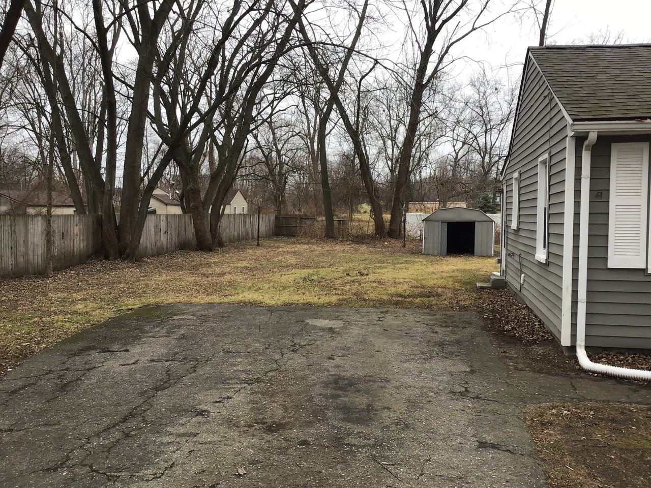 6080 Biddle St - Photo 2 of 11