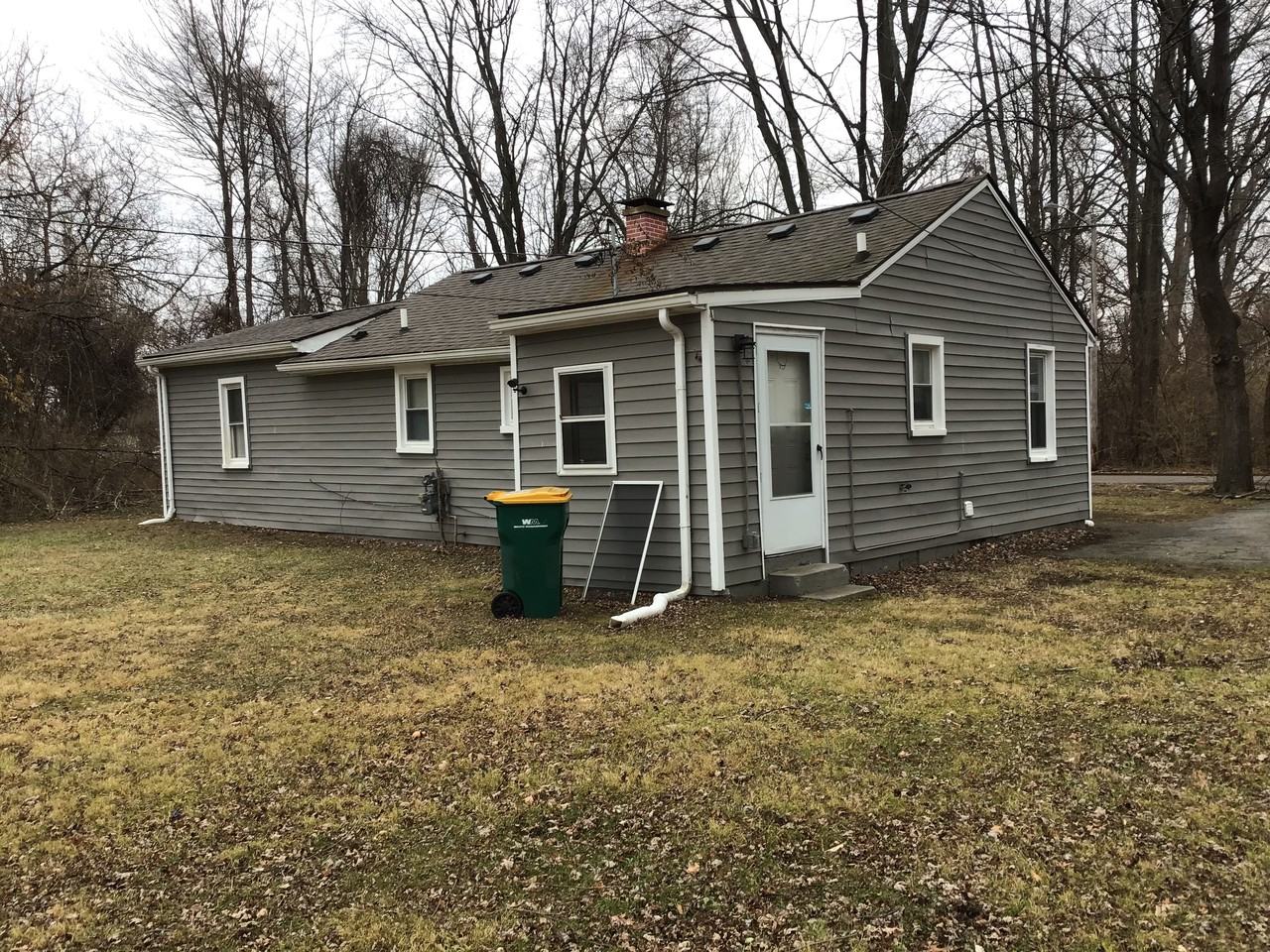 6080 Biddle St - Photo 3 of 11