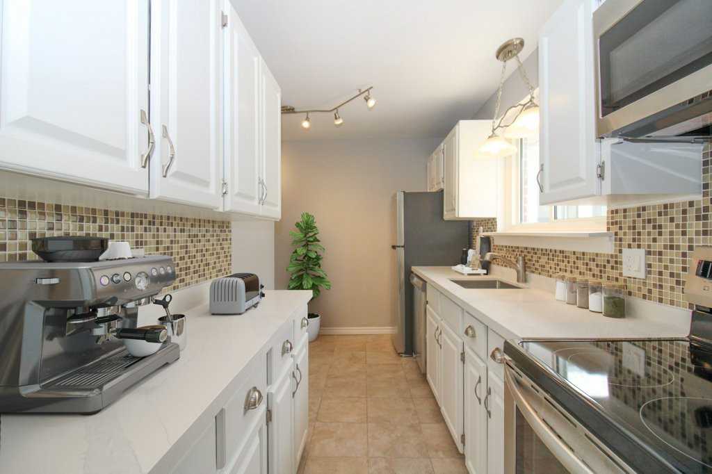 8 Springbrook Dr #2 - Photo 2 of 11