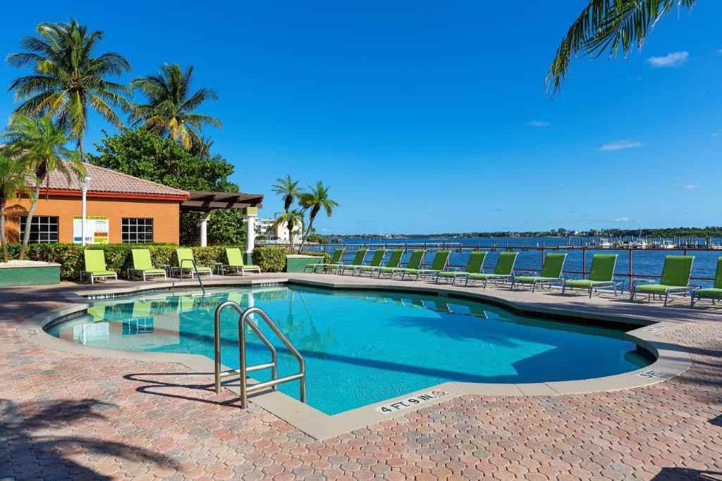 Manatee Bay - Photo 7 of 38