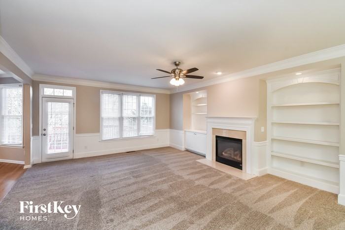 6035 Queens River Dr - Photo 3 of 15