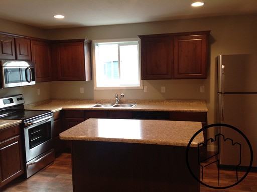 197 S 725 E - Photo 2 of 14