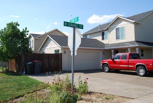 962 12th St - Photo 2 of 5