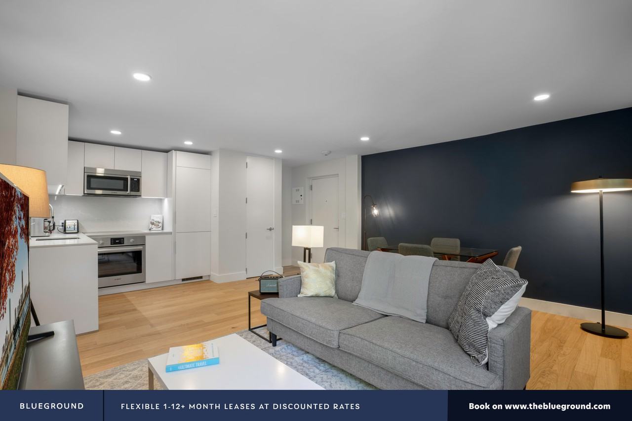 334 Harvard St #90 - Photo 3 of 23