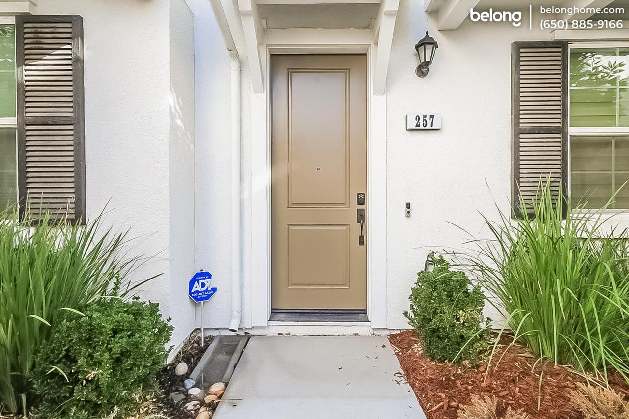 257 Wild Rose Way - Photo 2 of 27