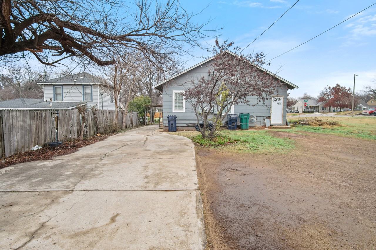 2306 NW 38th - 2306 #2306 - Photo 2 of 24