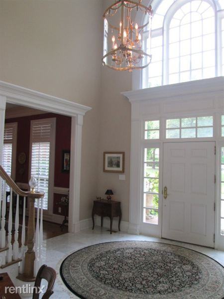 8 Clubview Ct - Photo 3 of 9