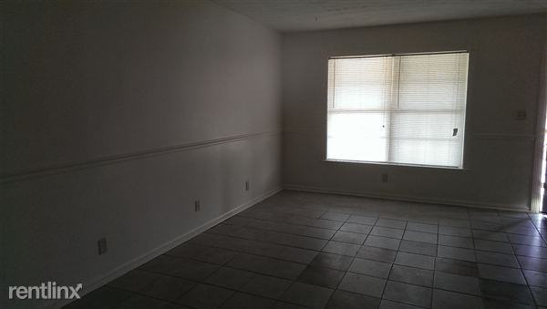 Holladay Square Redwood Apartments - Photo 3 of 6