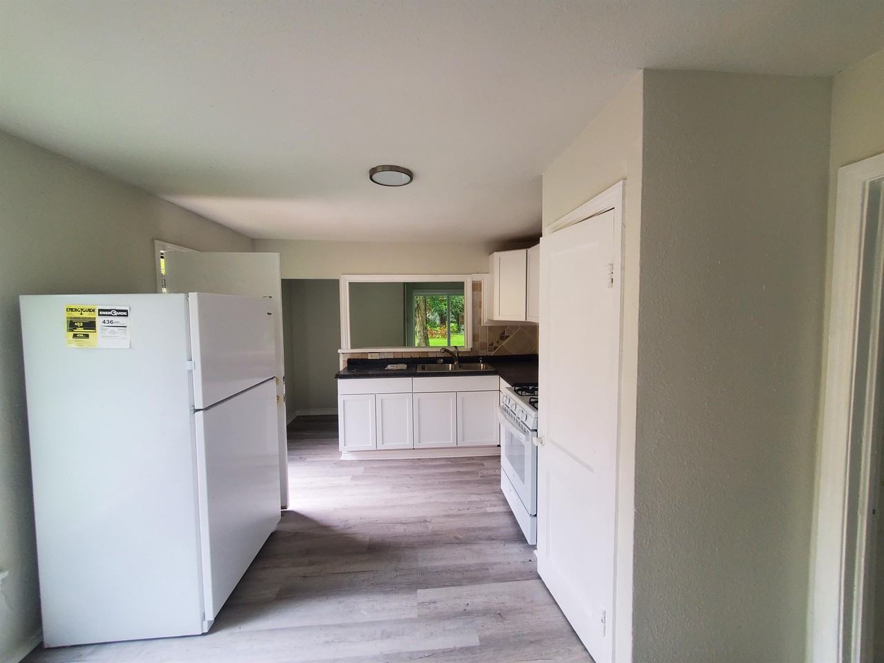 515 Carver St #1 - Photo 4 of 20