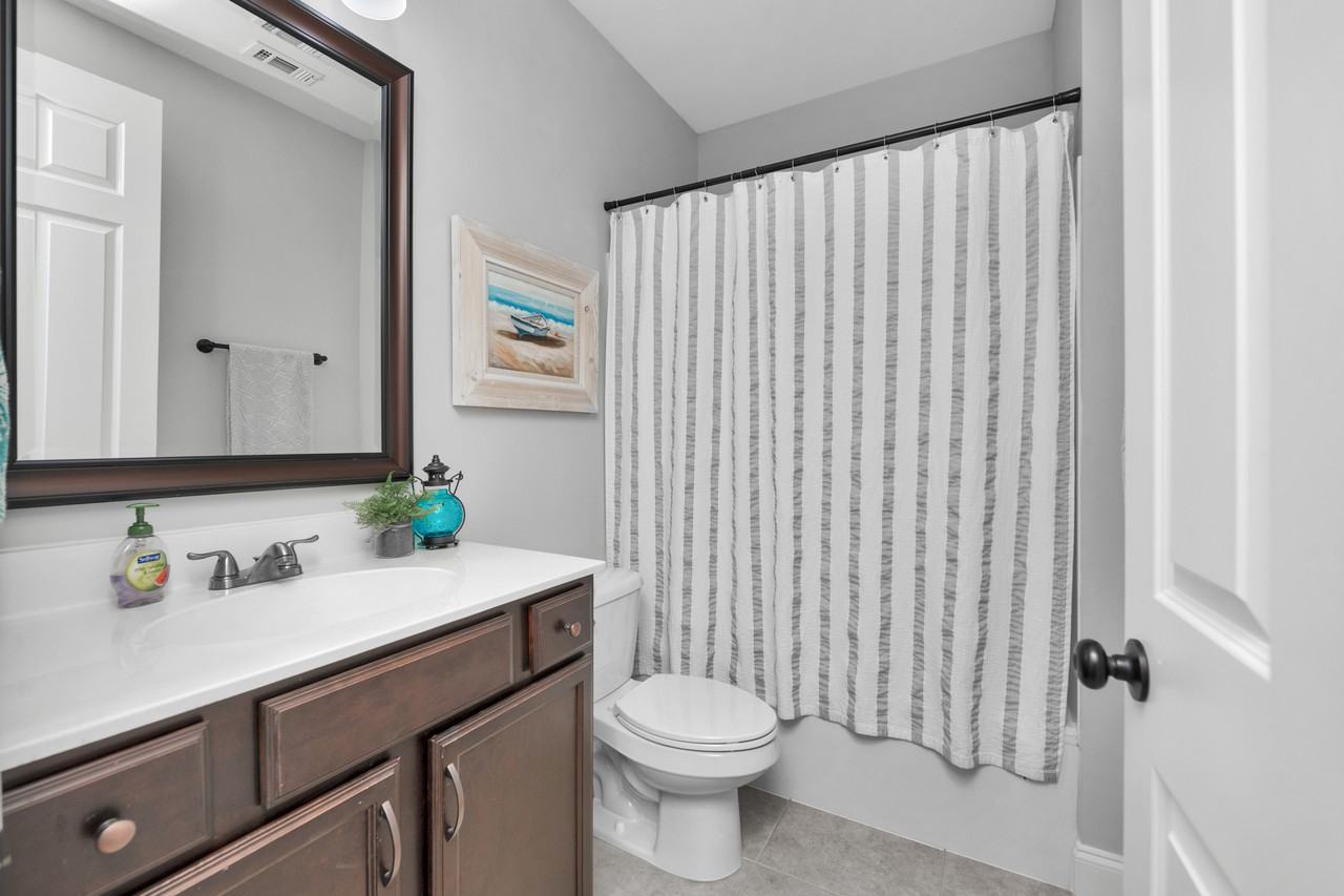 902 Bay Breeze Cv #1 - Photo 3 of 28