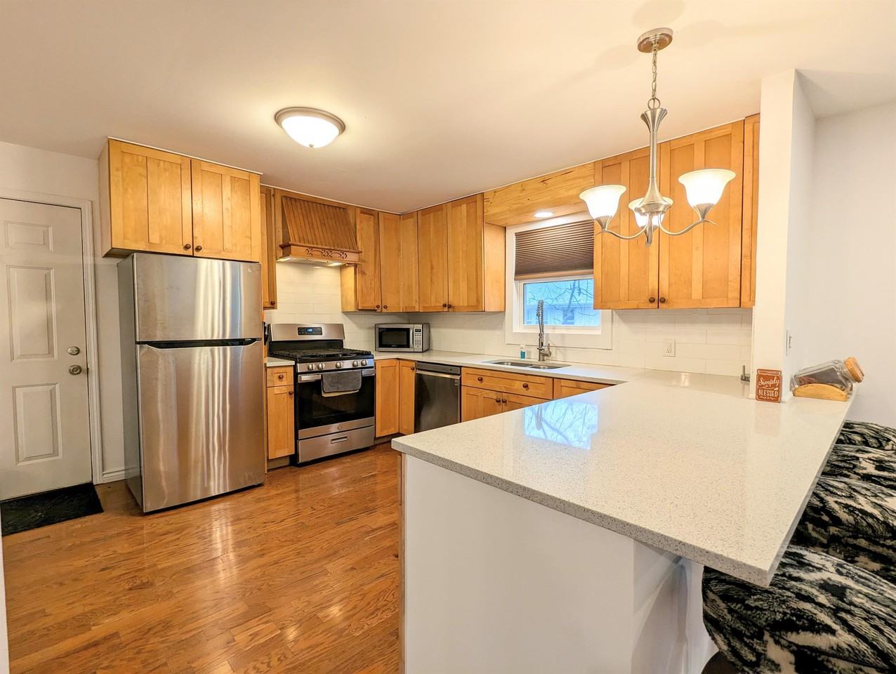 28 Glen Ave #1 - Photo 5 of 15